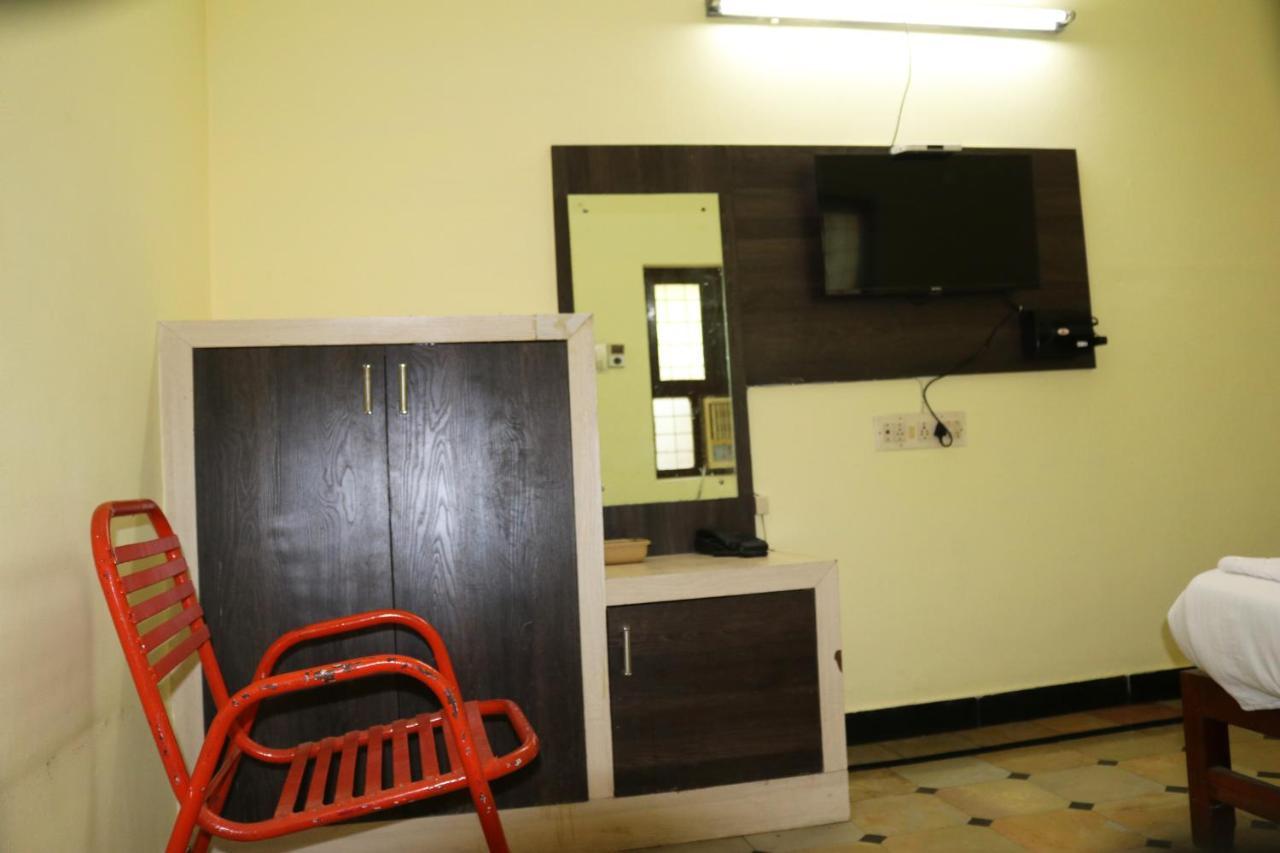 Hotel Siva Sakthi Tiruvannámalaj Kültér fotó