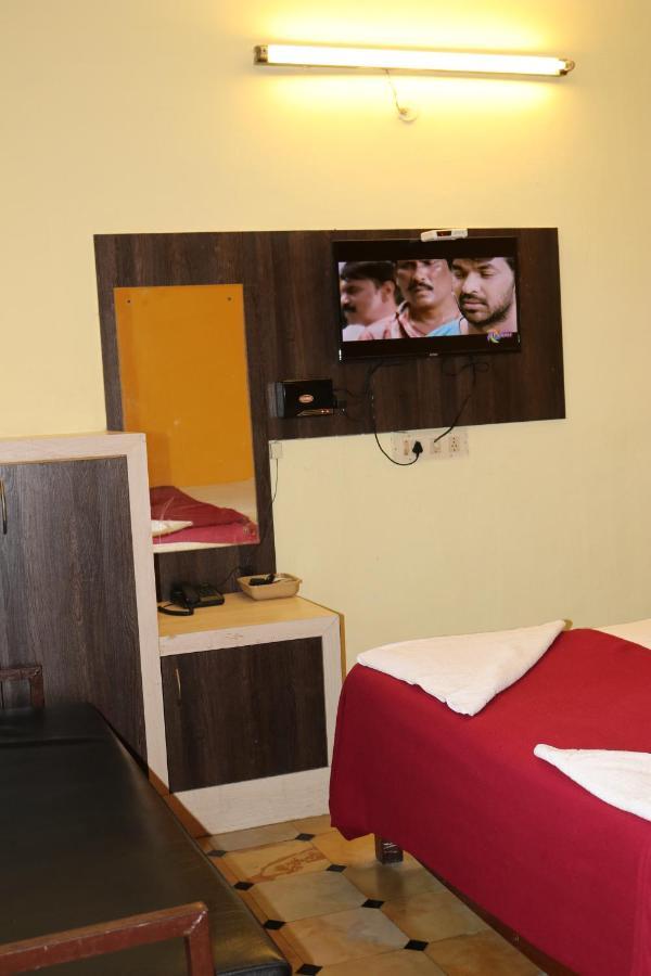 Hotel Siva Sakthi Tiruvannámalaj Kültér fotó